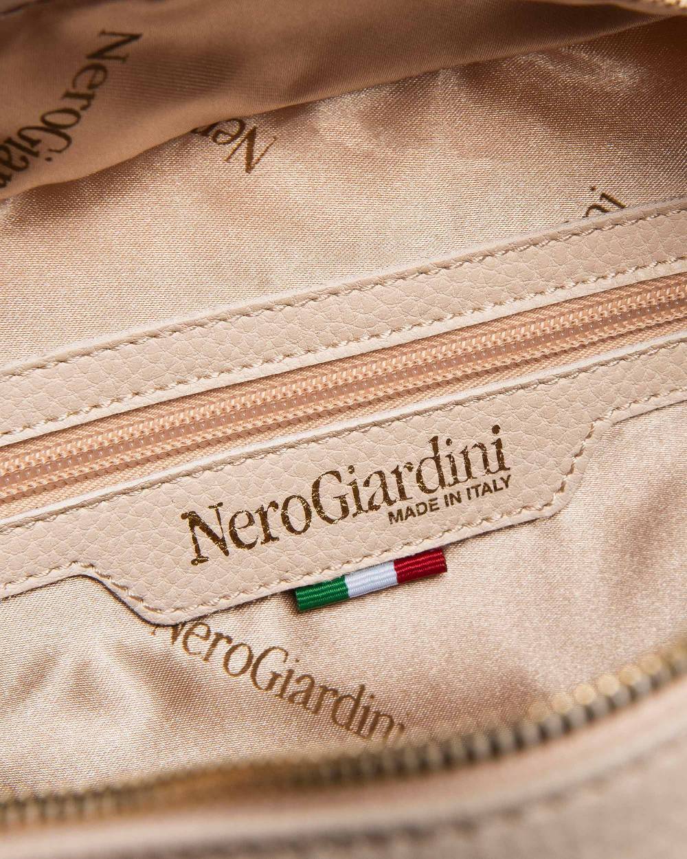 NeroGiardini Art. E443753D Acquista Ora