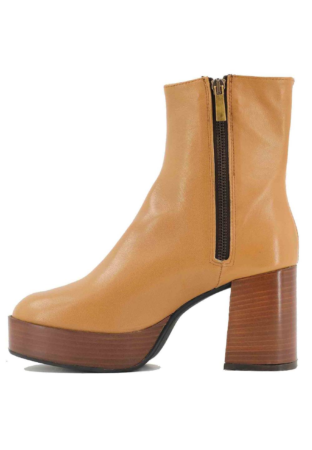 L'ARIANNA Stivaletti TR1556 in pelle senape con tacco alto e plateau con zip laterale di chiusura Sconti VIP