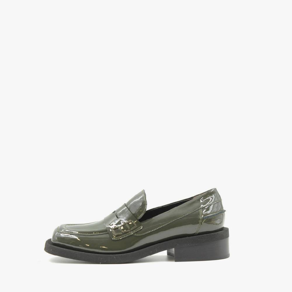 Laura Bellariva Mocassino in vernice verde militare Negozio