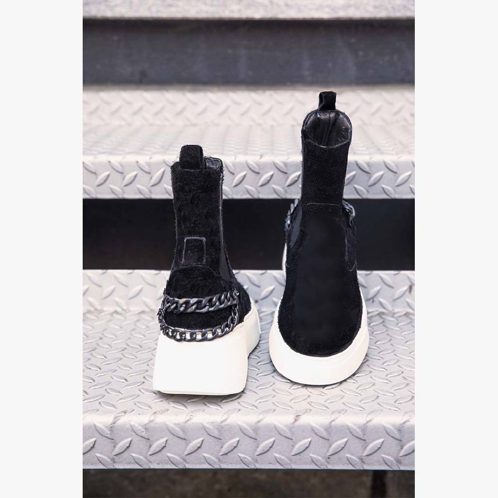 Laura Bellariva Urban chic tennis con catena Moda