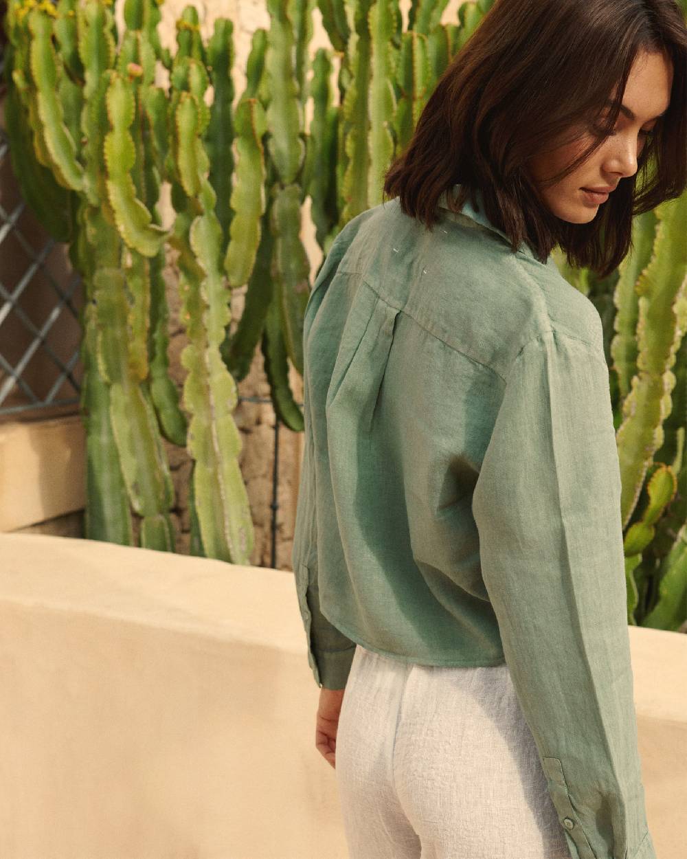 Manebí Linen Santos Shirt - Mineral Green Qualità