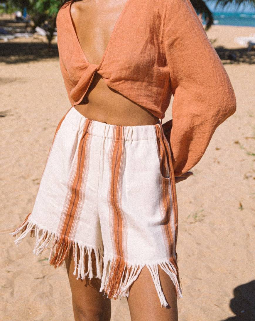 Manebí Cotton Silk Blend Bora Bora Shorts - Eggnog \u0026 Rust Stripes \u0026 Fringes Offerte
