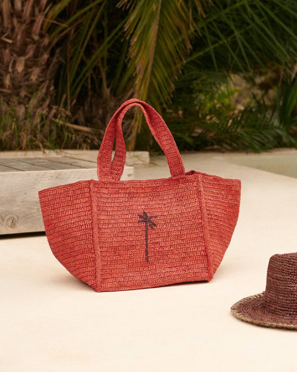 Manebí Raffia Squared Tote - Rust With Brown Palm Italy