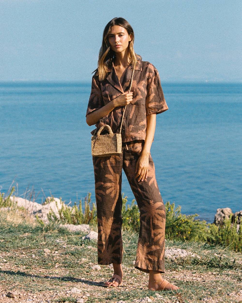 Manebí Natural Raffia Sunset Bag Mini - Palm Leather Tag - Tan Rilascio limitato
