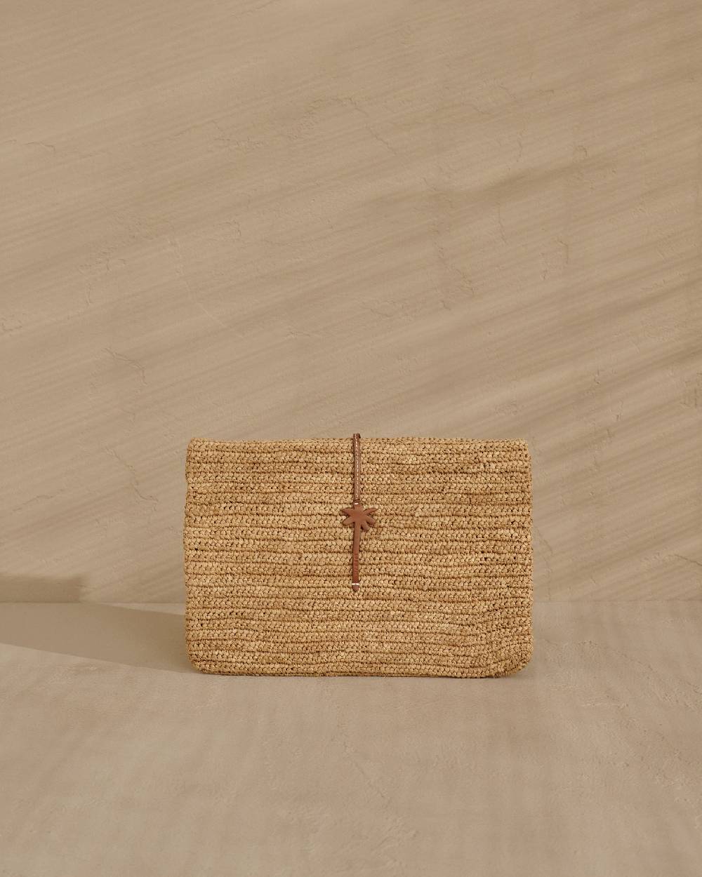 Manebí Raffia Clutch - Leather Palm Tan Offerte