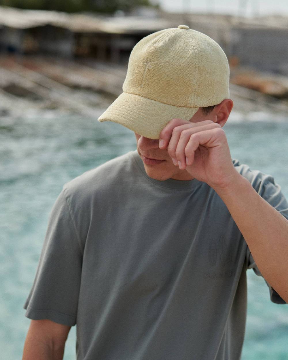 Manebí Organic Terry Cotton Lucca Cap - Embroidered Logo Sand Vendite Flash