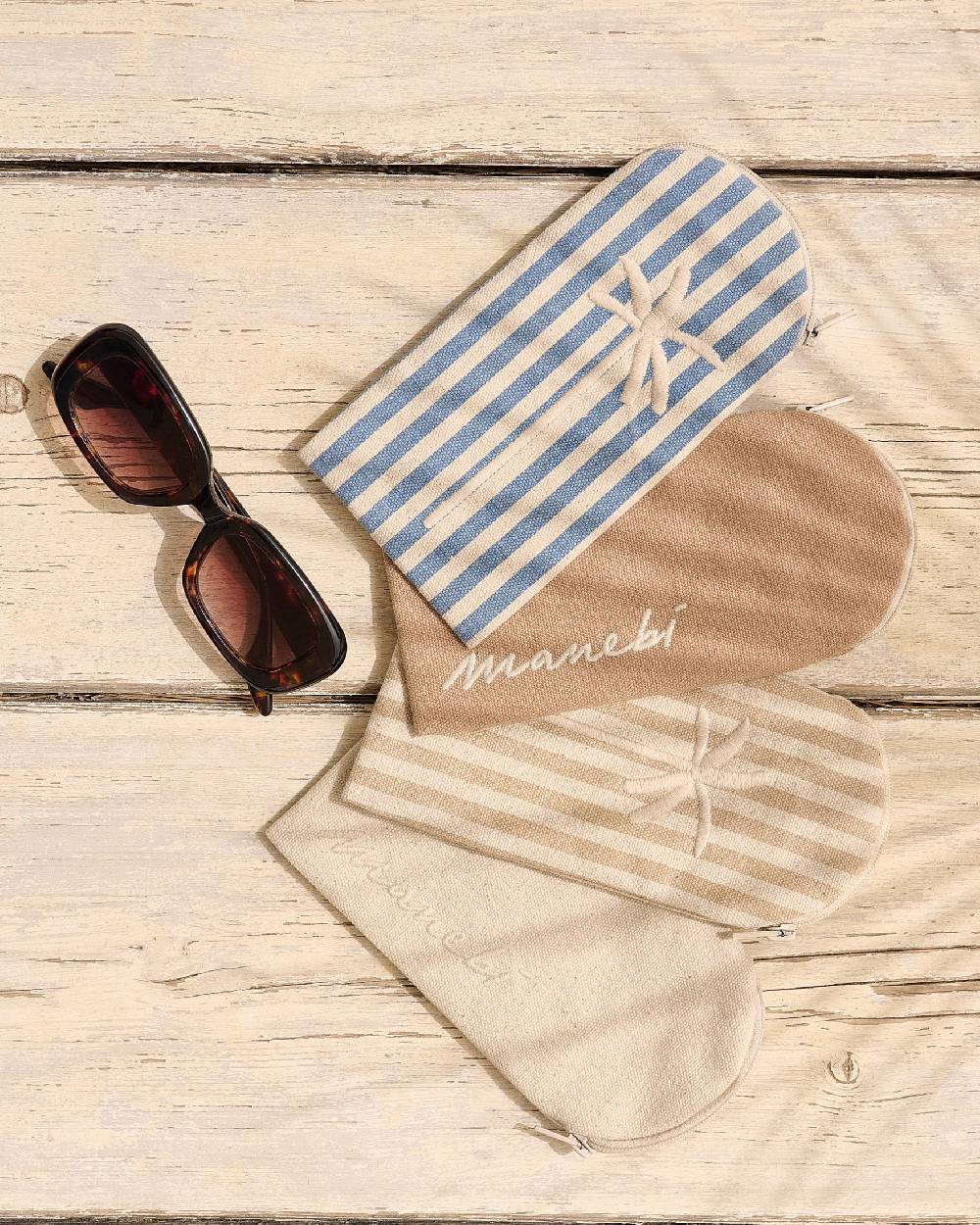 Manebí Canvas Sunglasses Case - La Havana Desert With Ecru Logo In Saldo