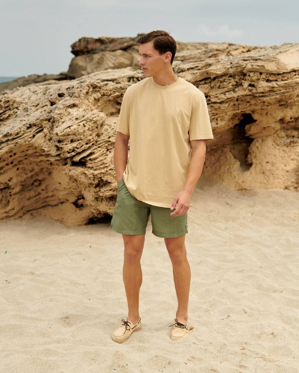 Manebí Solid Color Swim Shorts - Stone Washed Faded Kaki Green Offerta