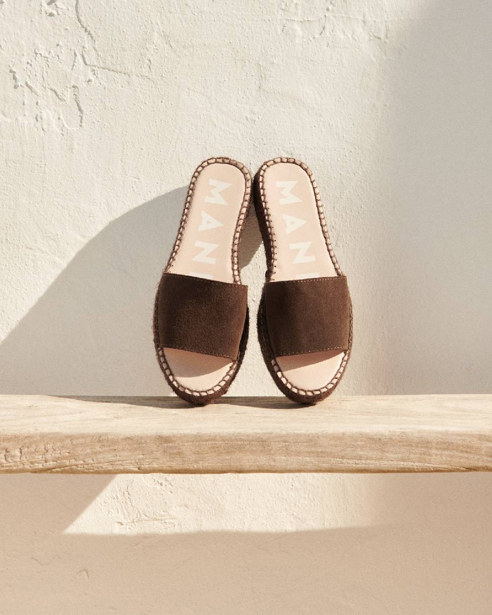 Manebí Suede Double Sole Slides - Hamptons Cocoa On Tone Nuovo