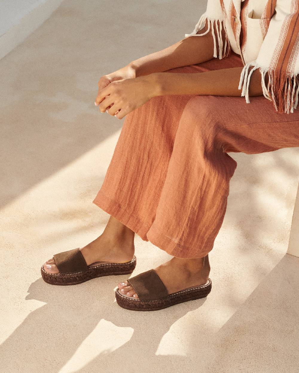 Manebí Suede Double Sole Slides - Hamptons Cocoa On Tone Nuovo