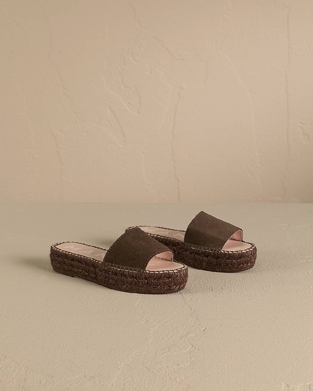 Manebí Suede Double Sole Slides - Hamptons Cocoa On Tone Nuovo