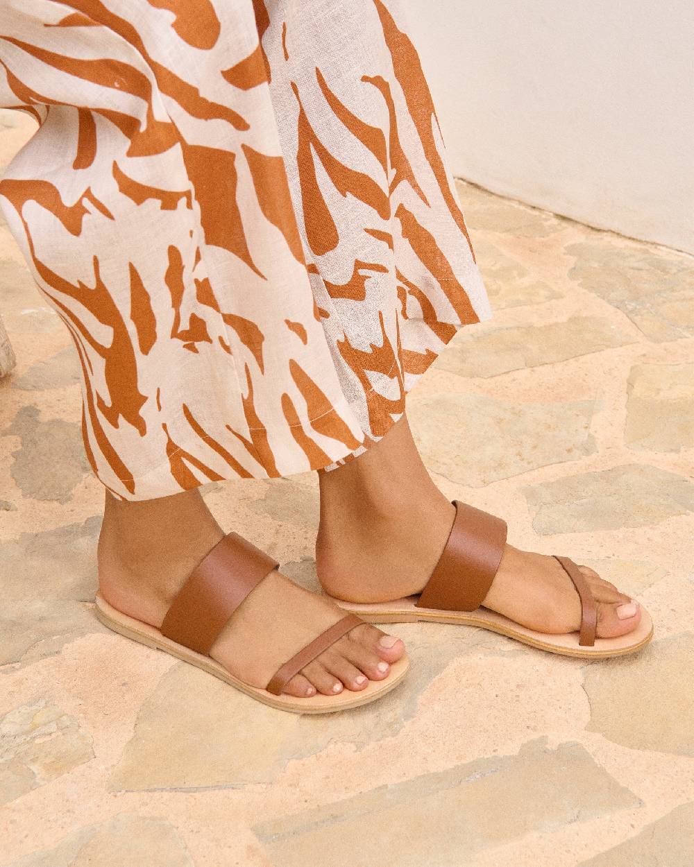 Manebí Leather Two Bands Sandals - Tan Convenienza