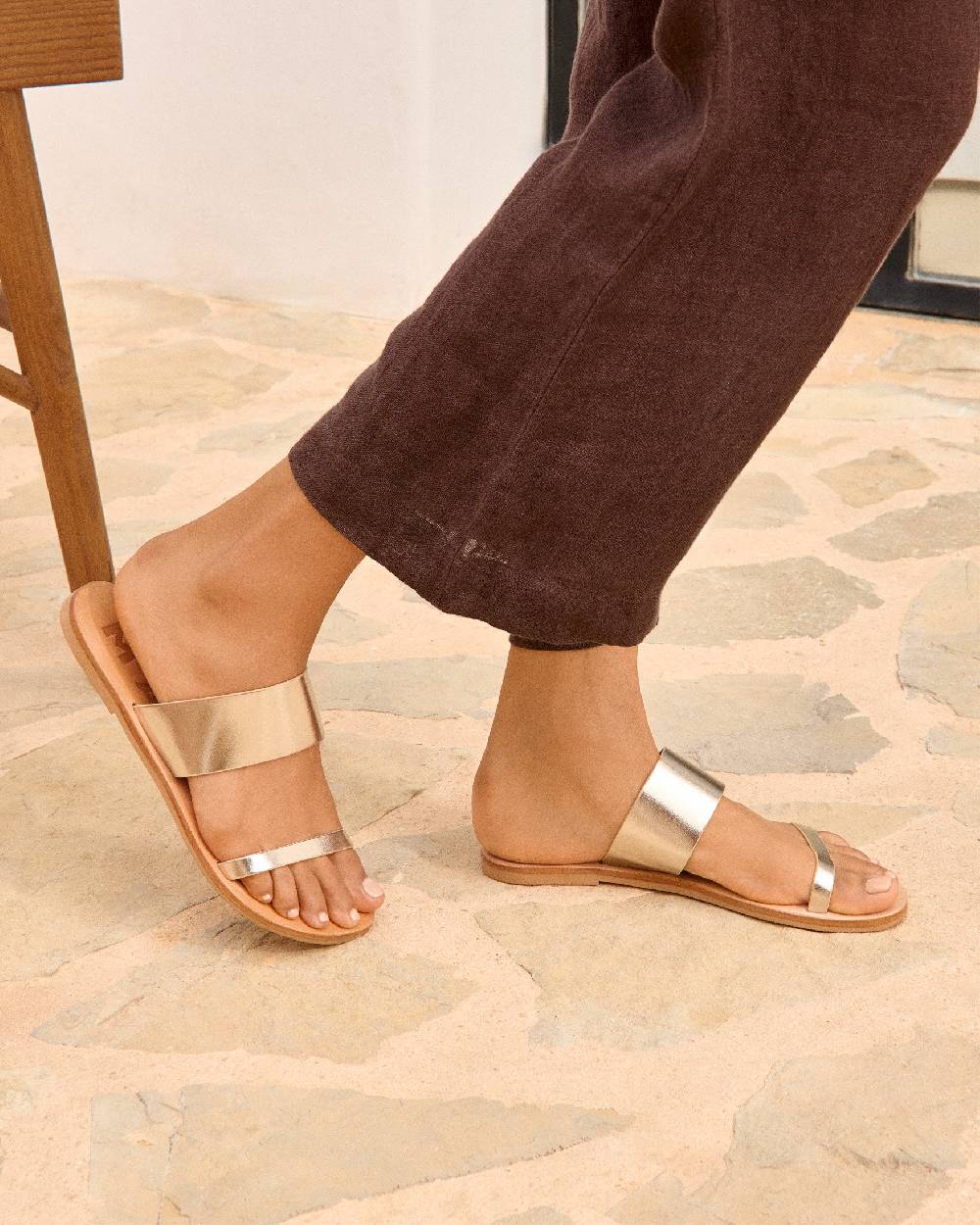 Manebí Leather Two Bands Sandals - Platinum Enormi risparmi