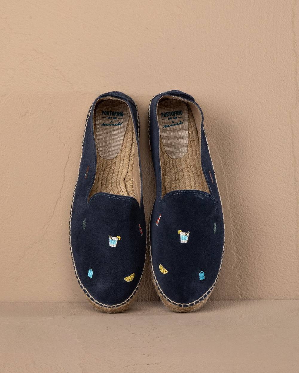 Manebí Espadrillas in Pelle Scamosciata - Portofino Dry Gin X Manebí Patriot Blue con Ricami Multicolor Prezzo Ridotto