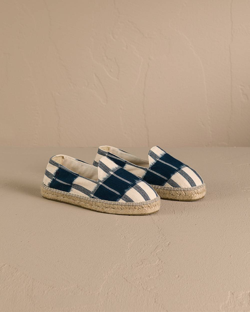 Manebí Dyed Cotton Espadrilles - Navy Blue And Indigo Pattern Offerta
