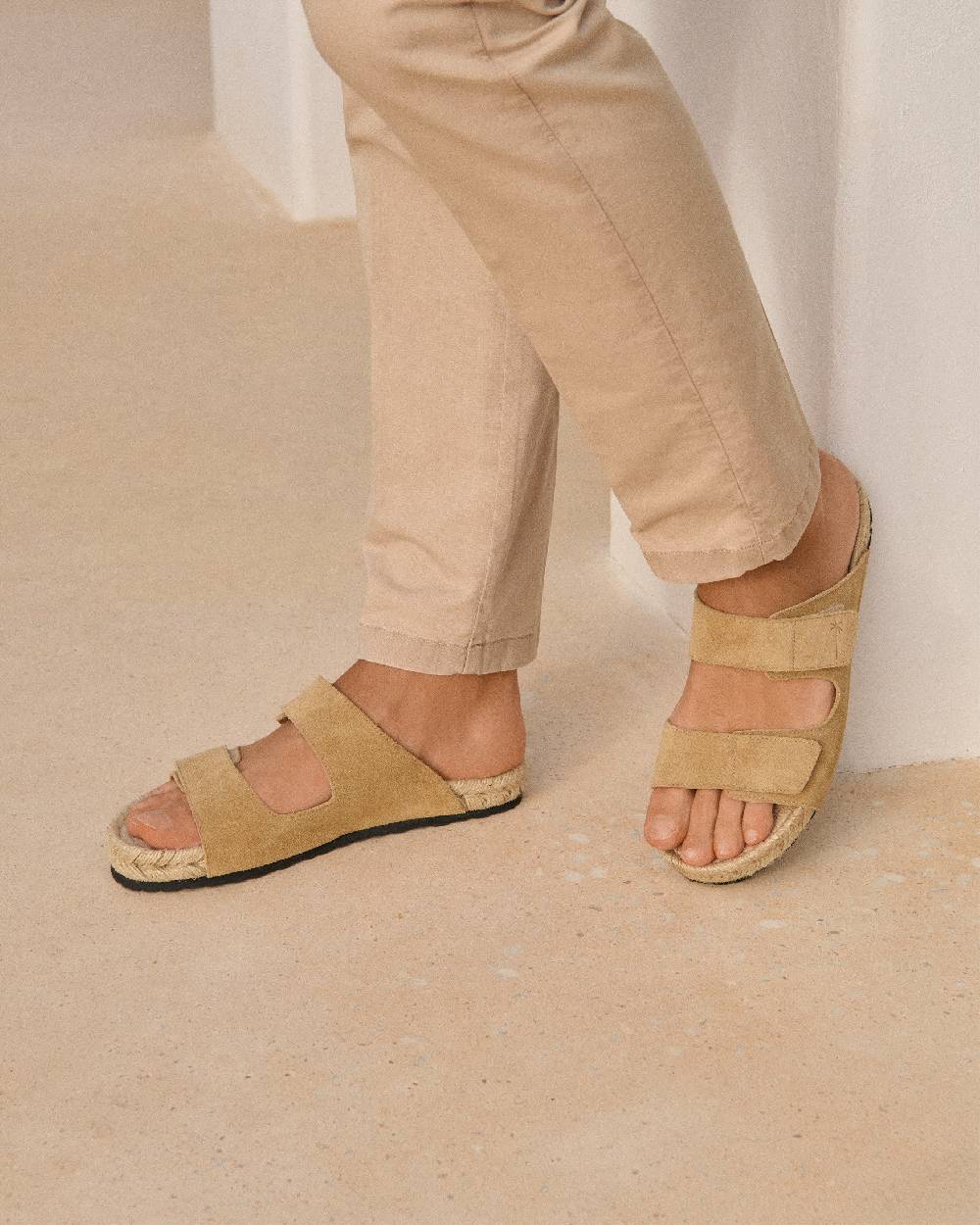 Manebí Suede Strap Nordic Sandals - Washed Beige Moda
