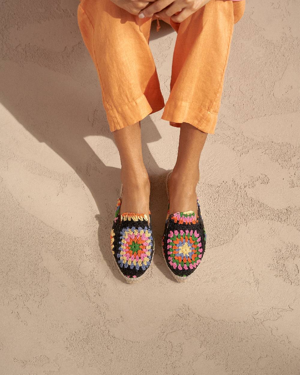 Manebí Cotton Crochet Mules - Yucatán Orange And Pink On Black Promozione