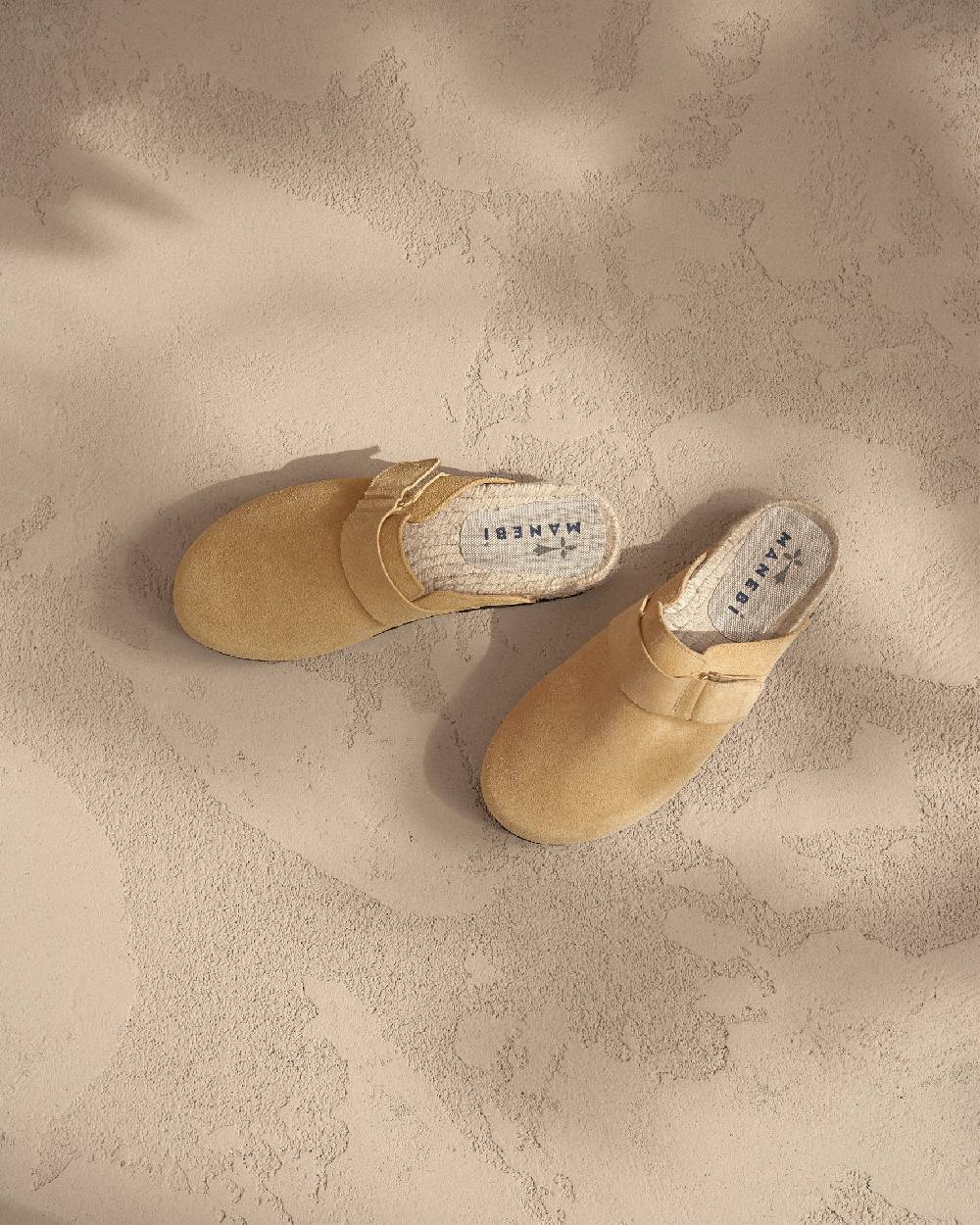 Manebí Suede Clog Mules - Hamptons Inca Cream Consegna Veloce