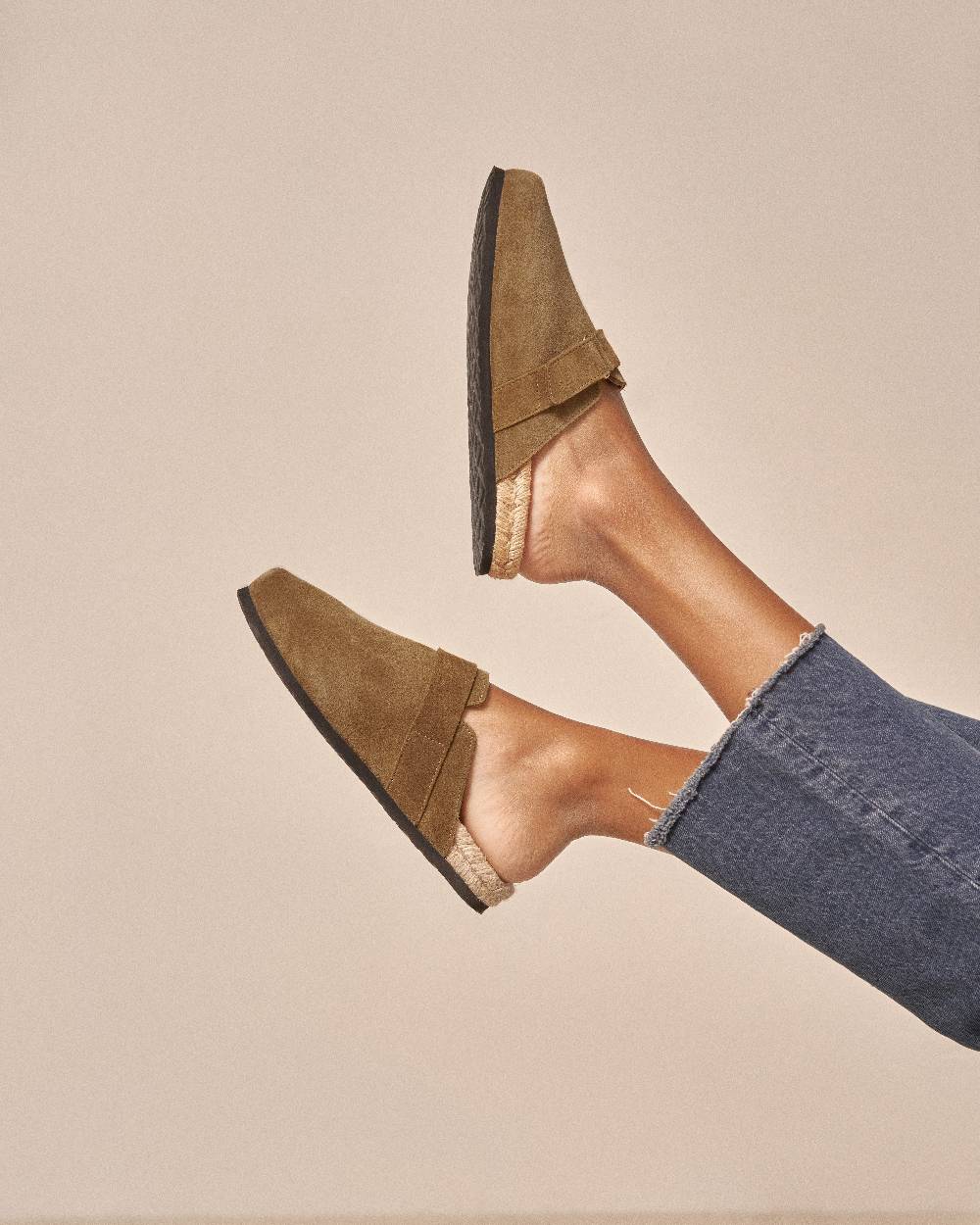 Manebí Suede Clog Mules - Hamptons Kaki Green Promozione Limitata