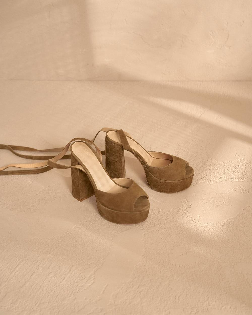 Manebí Bellini Suede Platforms Sandals - Tie-Up Tobacco Sottocosto