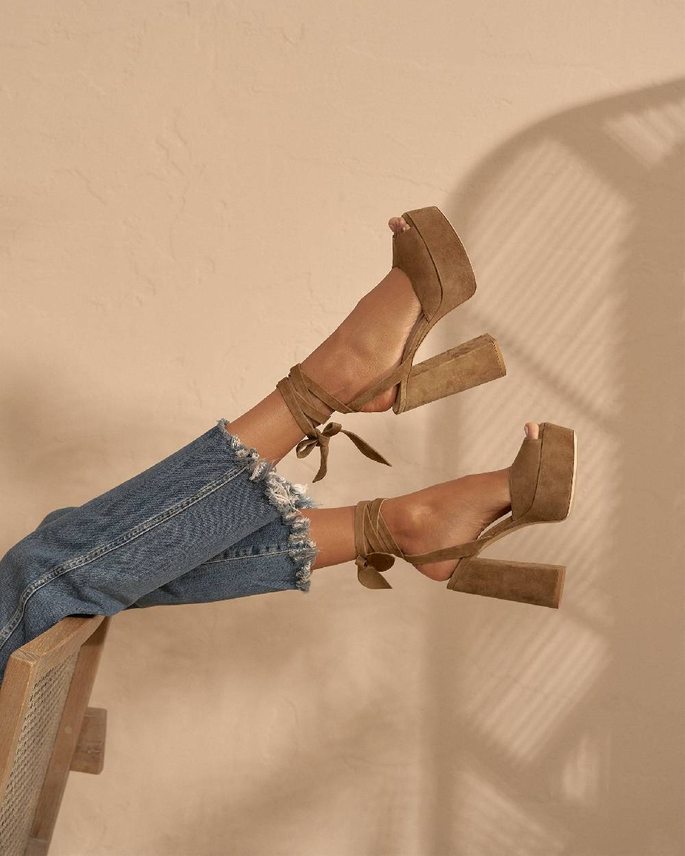 Manebí Bellini Suede Platforms Sandals - Tie-Up Tobacco Sottocosto