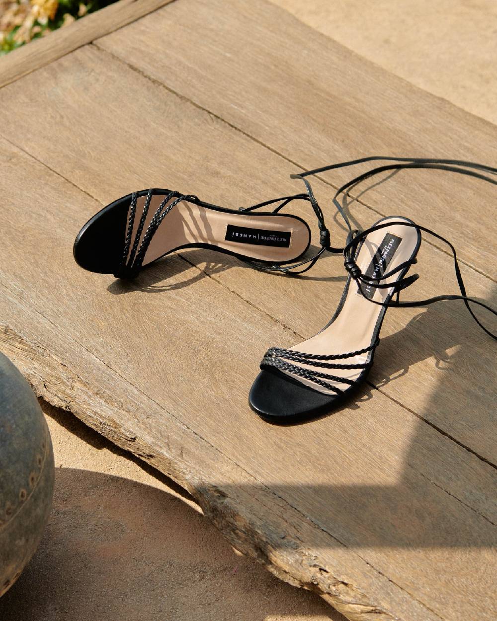 Manebí Savana Leather Braided Heels - Lace Up Black Offerta