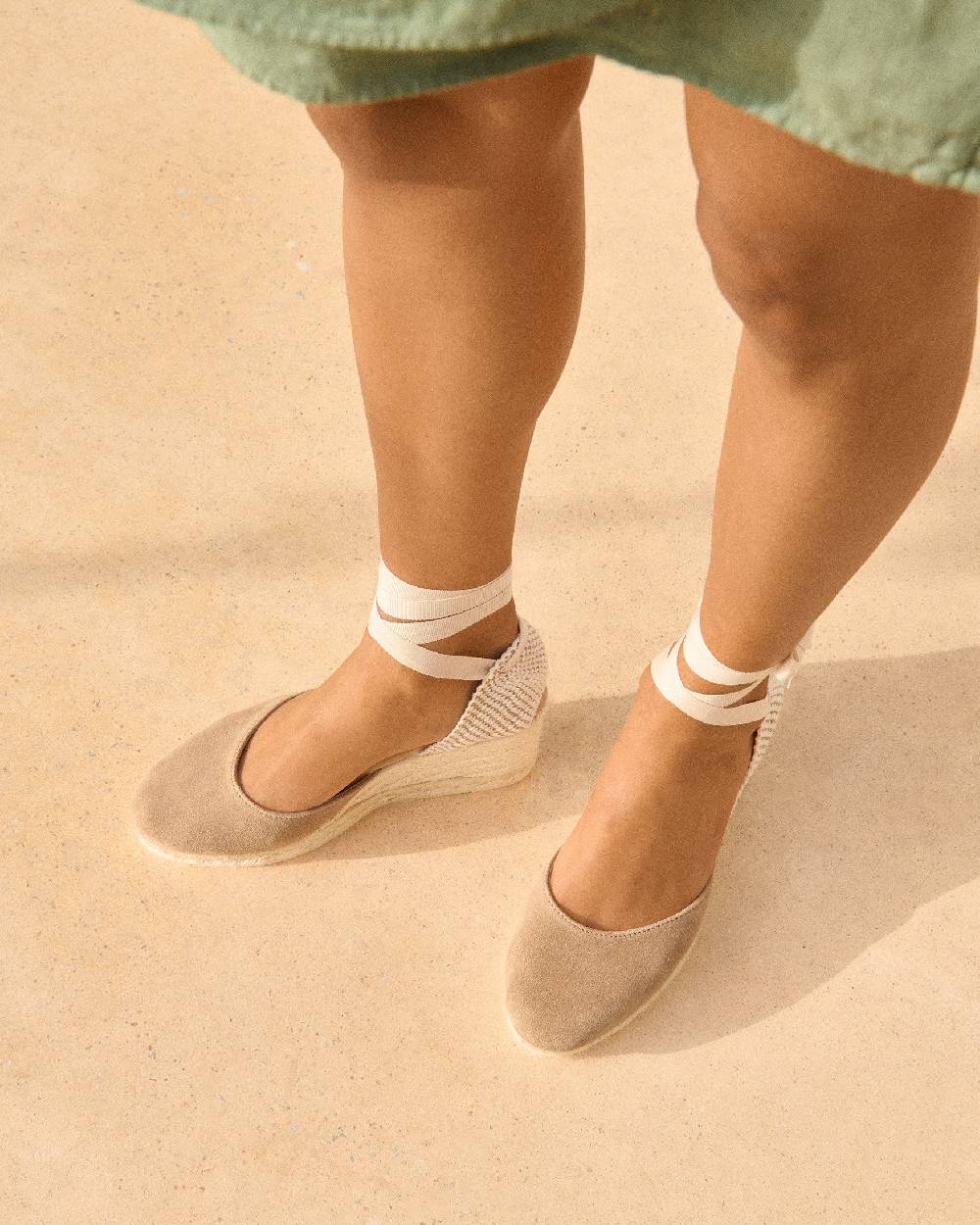 Manebí Soft Suede Low Wedge Espadrilles - Hamptons Vintage Taupe Nuovo