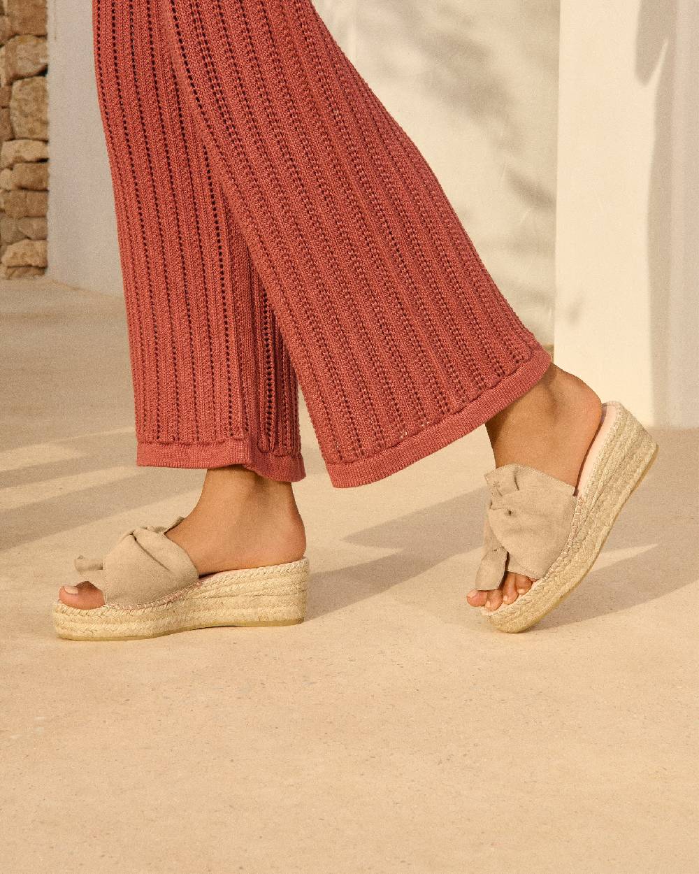 Manebí Soft Suede Platforms With Knot - Hamptons Champagne Beige Promozione