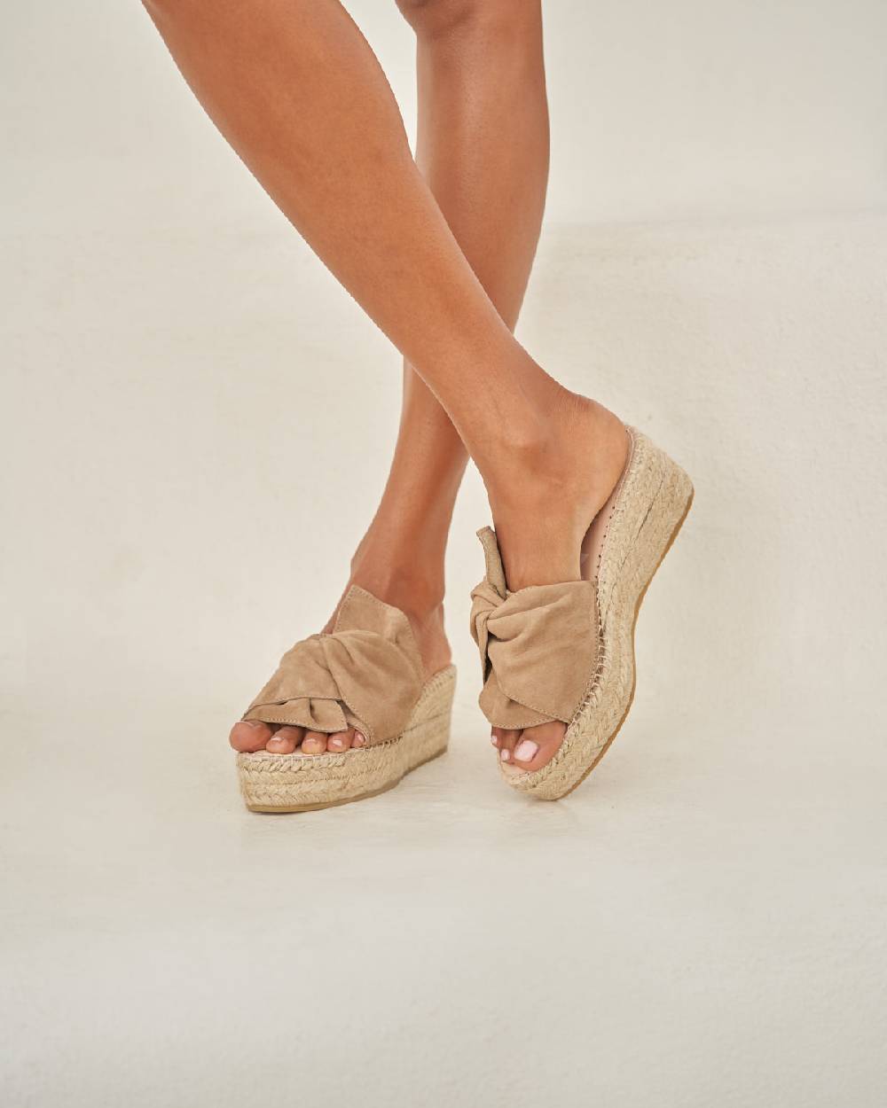 Manebí Soft Suede Platforms With Knot - Hamptons Vintage Taupe Pezzi Unici