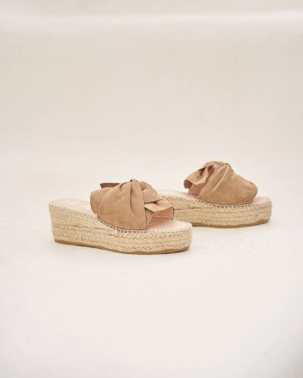 Manebí Soft Suede Platforms With Knot - Hamptons Vintage Taupe Pezzi Unici