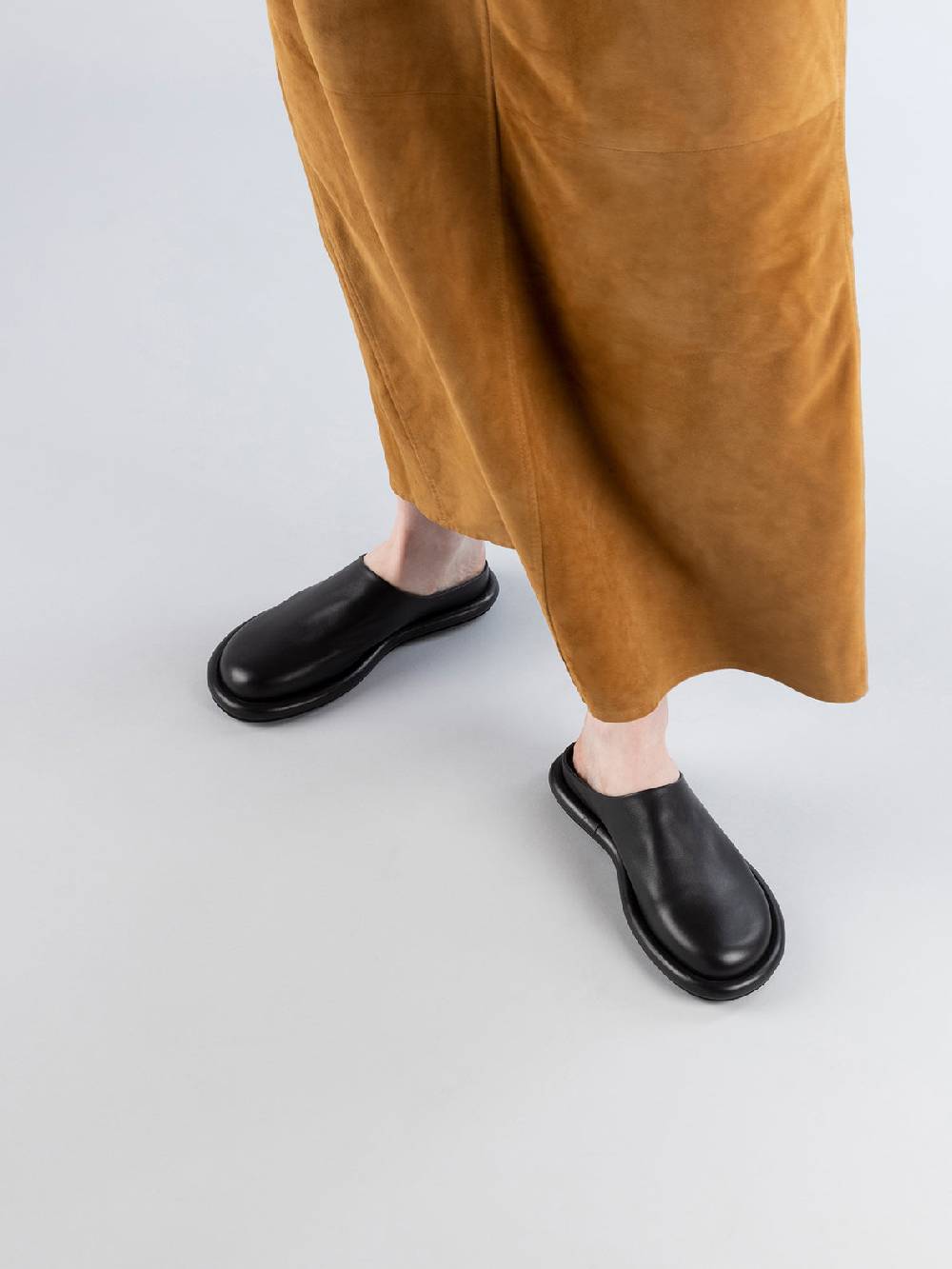 Officine Creative ESTENS 107 Sandali Sabot in Pelle Nera 2025