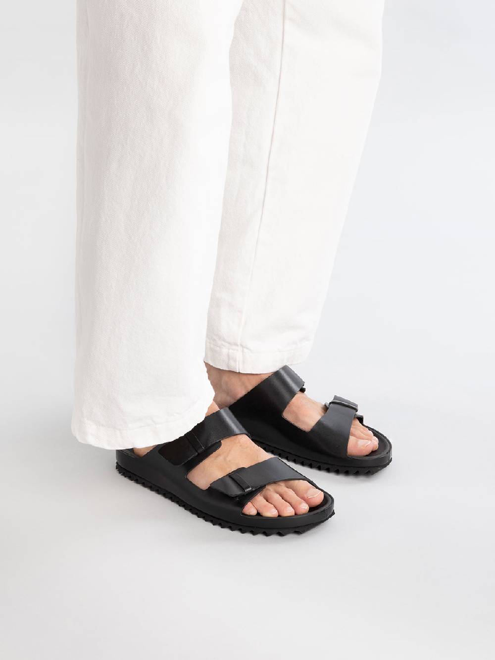 Officine Creative AGORA' 002 Sandali in Pelle Nera Comprane uno, ottenene uno gratis