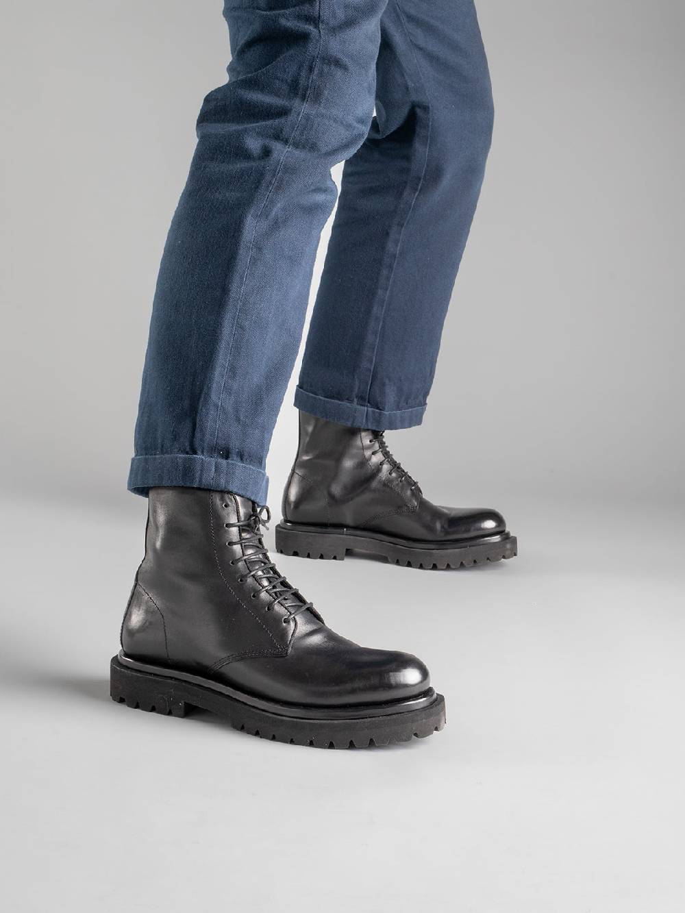 Officine Creative EVENTUAL 002 Stivaletti in Pelle Nera con allacciatura Solo un giorno rimasto
