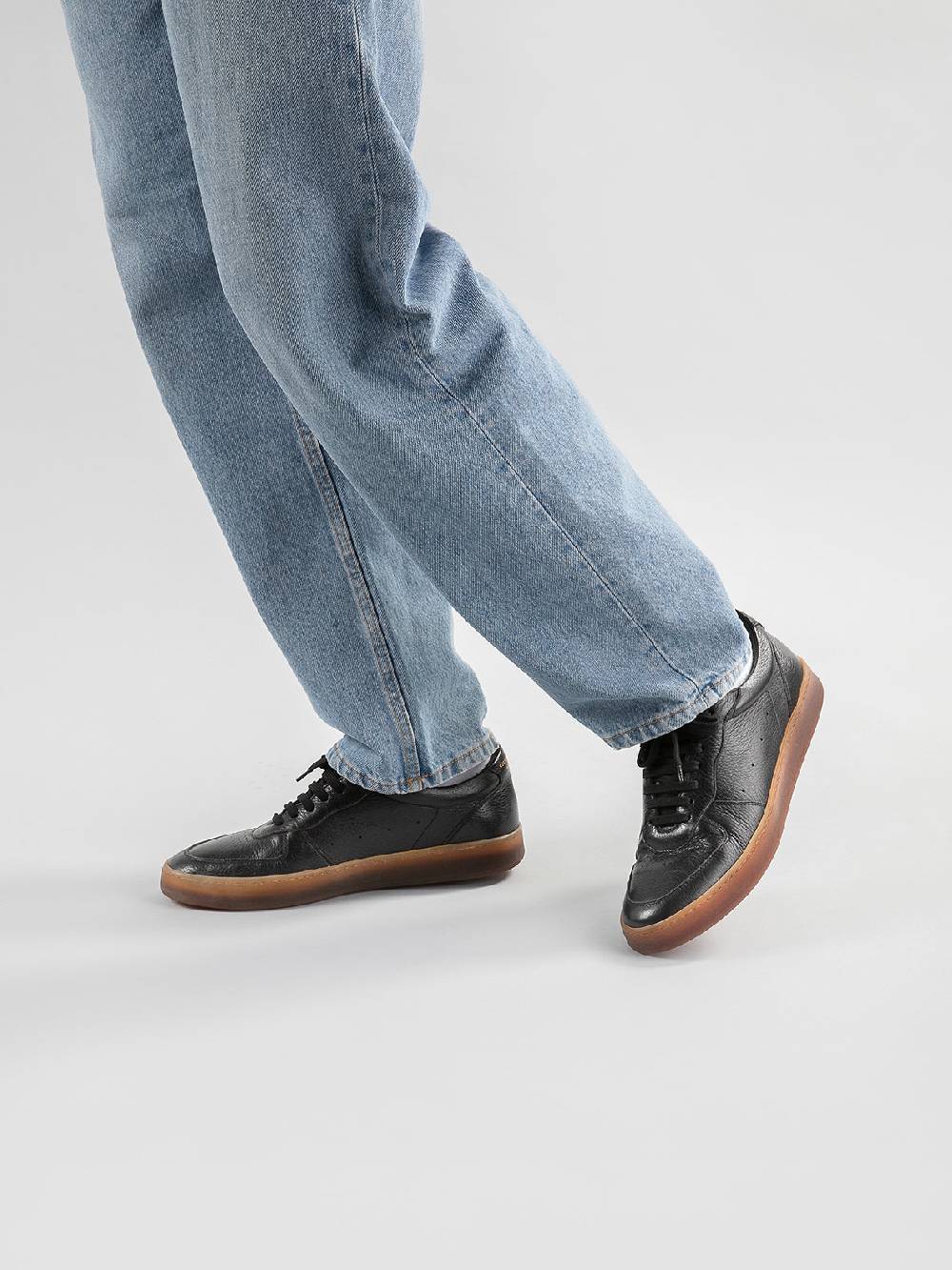 Officine Creative ASSET 001 Sneakers in Pelle Nera Acquista Ora