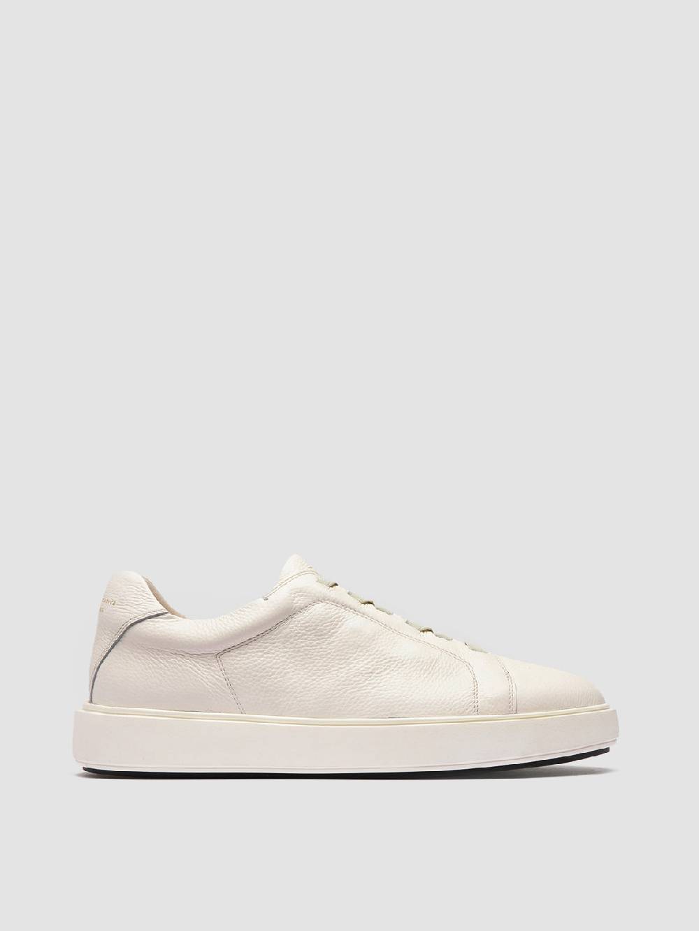 Officine Creative SLOUCH 001 Sneaker Basse in Pelle Bianca Qualità Garantita