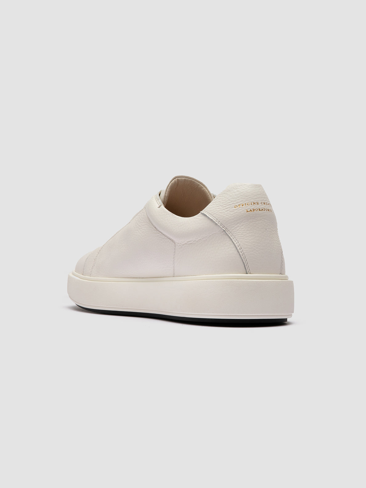 Officine Creative SLOUCH 001 Sneaker Basse in Pelle Bianca Qualità Garantita