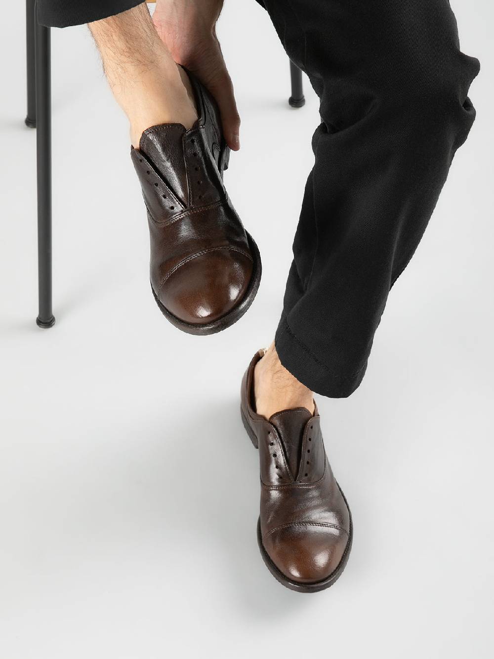 Officine Creative ARC 501 Oxford in Pelle Nera Negozio