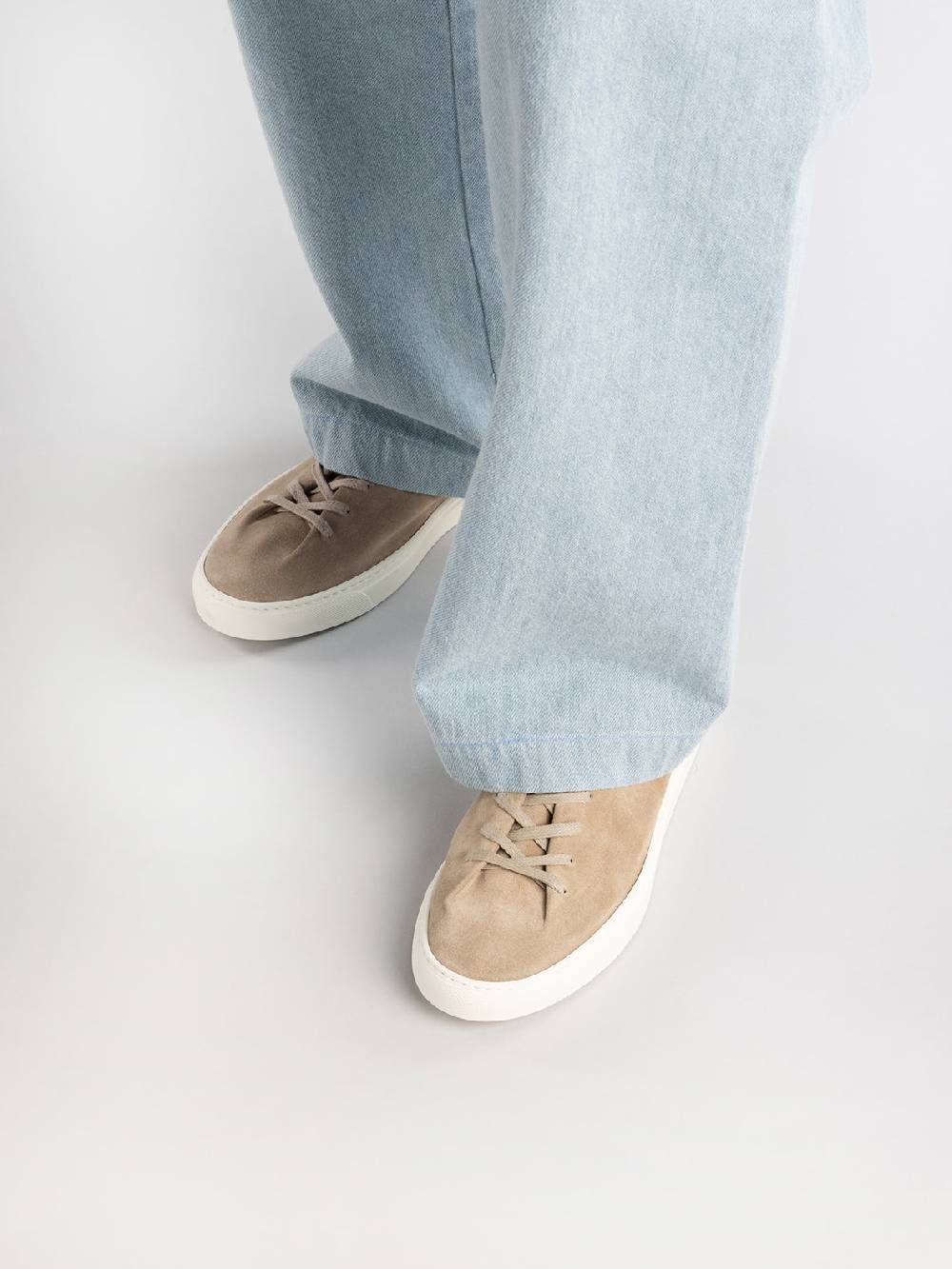 Officine Creative LEGGERA 001 Sneakers Basse in Pelle Scamosciata Marrone Grande vendita