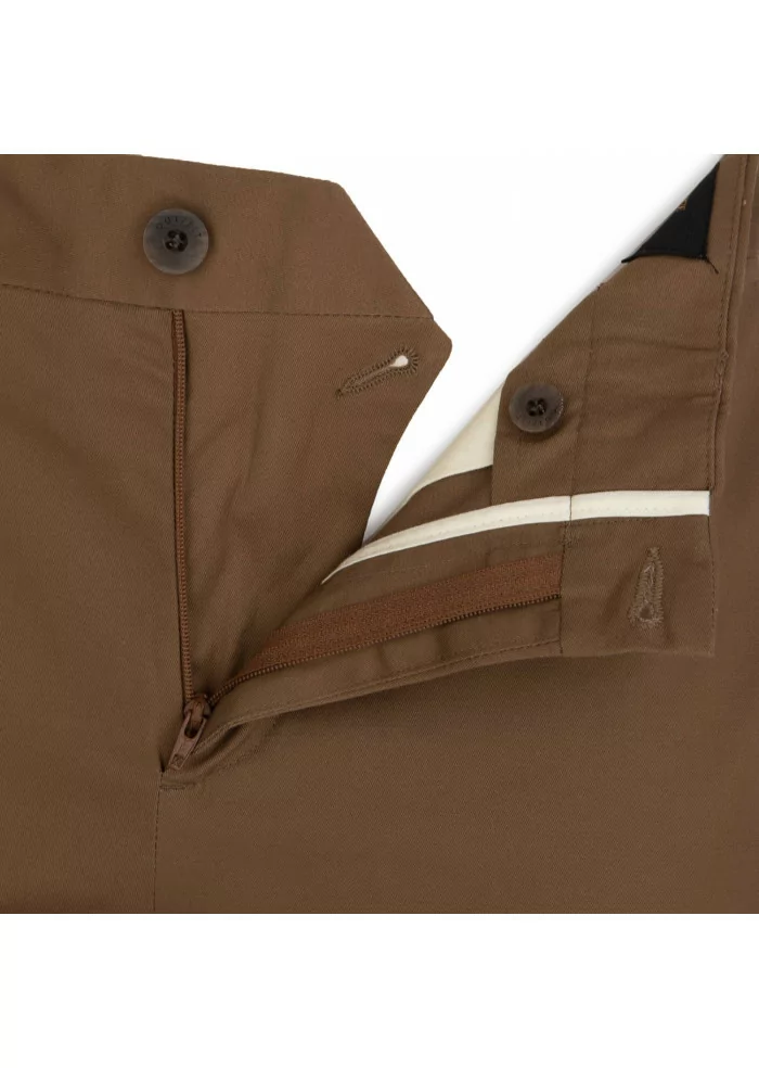 OUT/FIT | PANTALONI SOLDI COTONE MARRONE TABACCO 2025