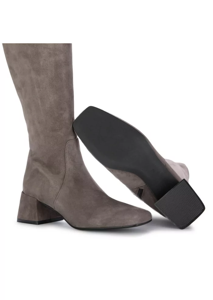 MA+DE 94 | STIVALI ALTI CAMOSCIO TAUPE Fino Al -60%