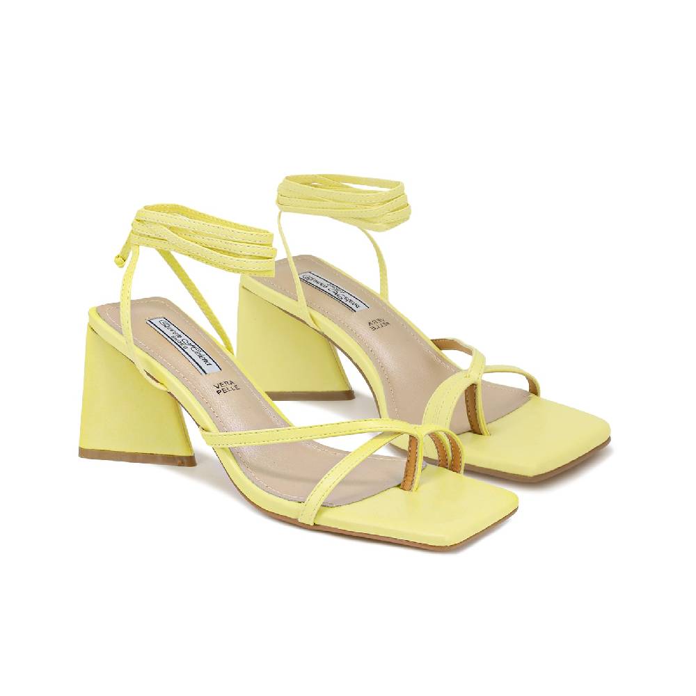 Queen Helena Sandali - ZM9102 Online