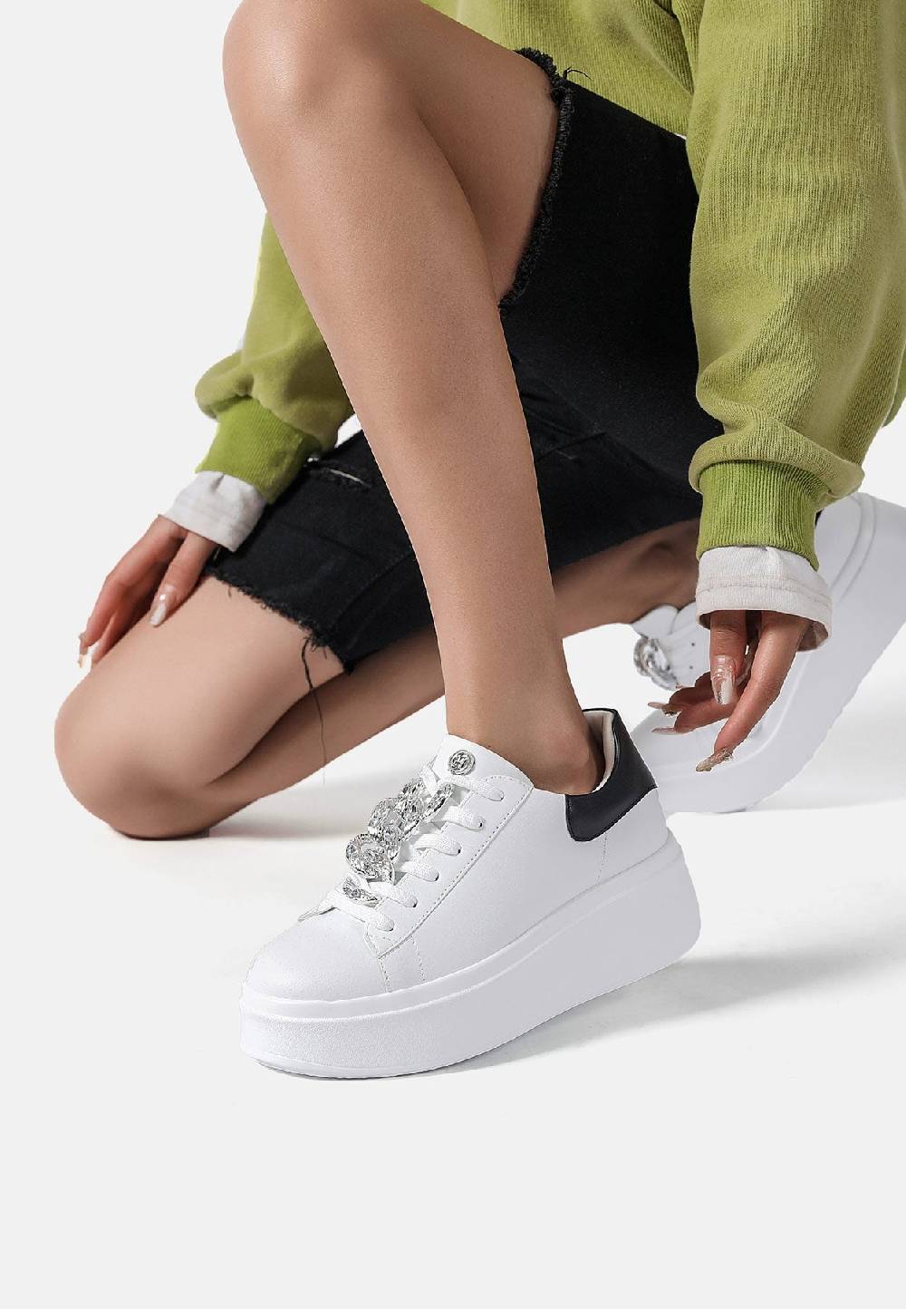 Queen Helena Sneakers - X28-17 Duty-free