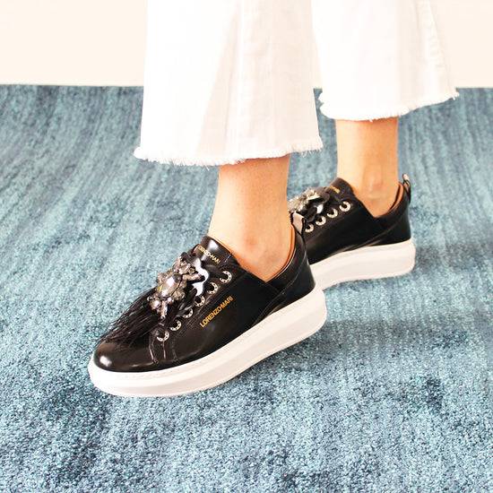 Lorenzo Mari Laura Black Italia