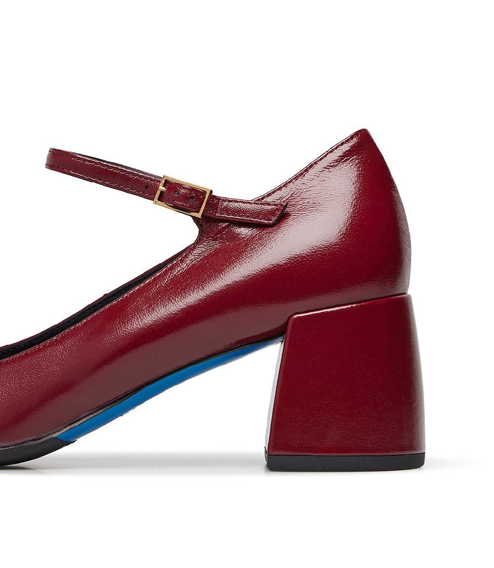 Loriblu Décolleté Mary Jane in pelle lucida bordeaux con cinturino 2025