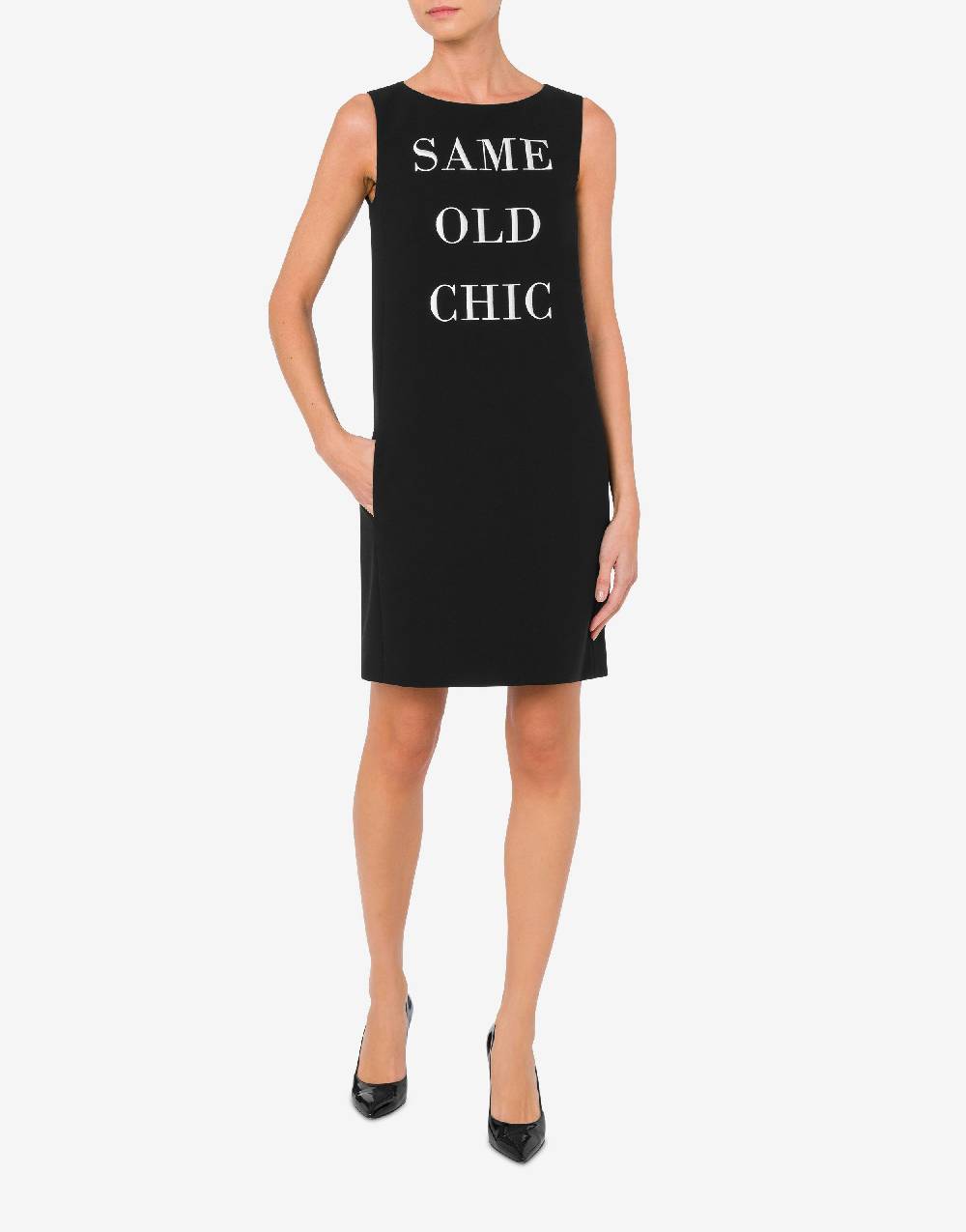 Love Moschino Abito con ricamo Same Old Chic Convenienza