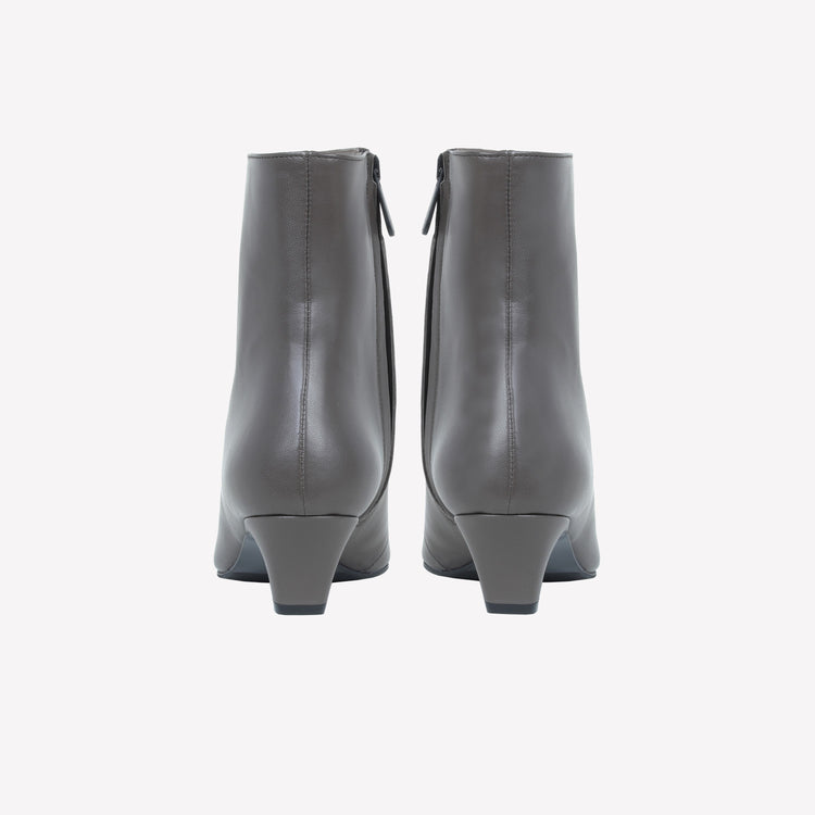 Roberto Festa Ankle boot in agnello con dettaglio in metallo opaco Lissy In Linea