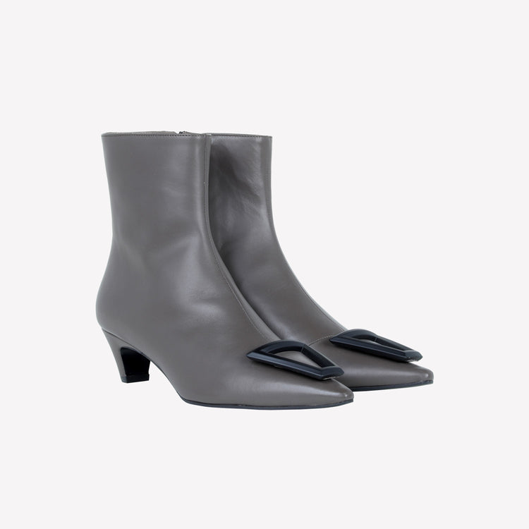 Roberto Festa Ankle boot in agnello con dettaglio in metallo opaco Lissy In Linea