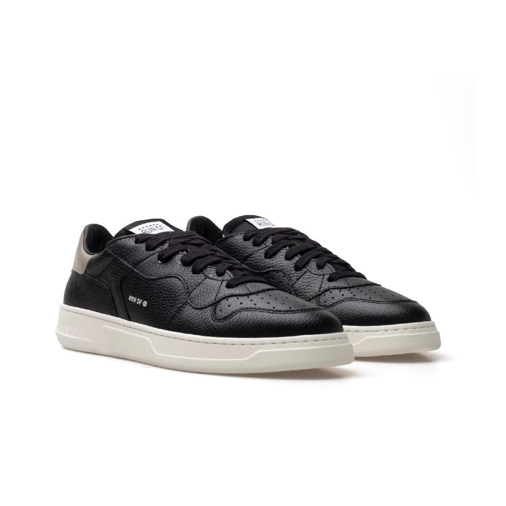 RUN OF Classen TP sneakers in pelle nera con talloncino color tortora Online