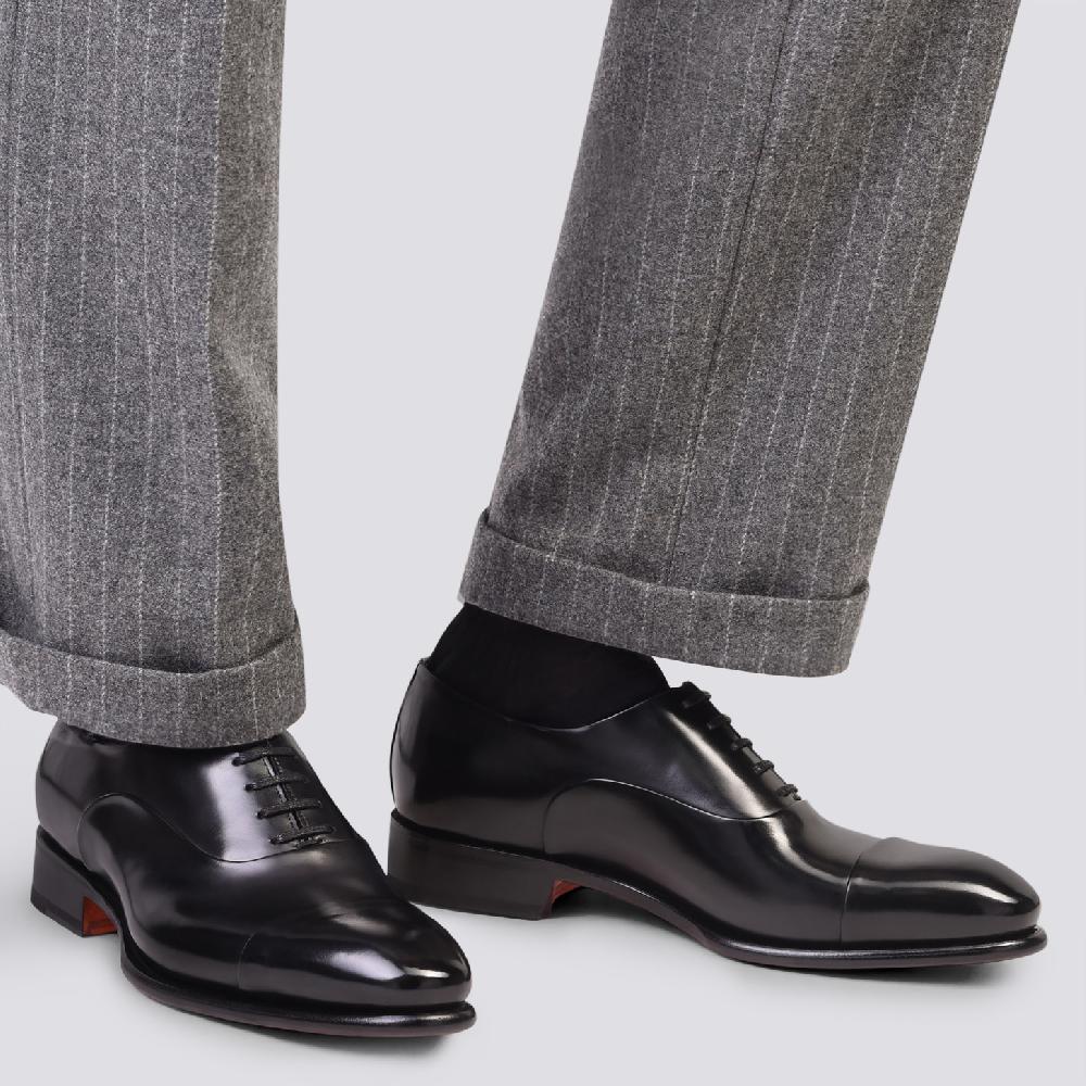 Santoni Stringata oxford da uomo in pelle anticata nera Offerte