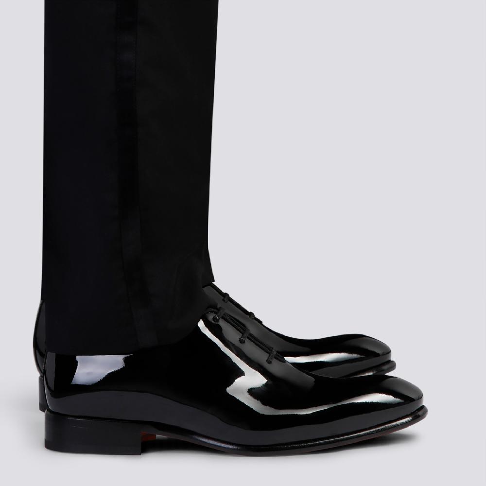 Santoni Stringata oxford da uomo in vernice nera In vendita